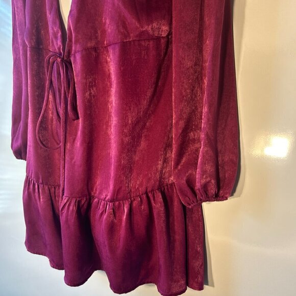 Lulu's NWT SZ L Open tie front purple silky robe or top comfy layering romantic - Picture 5 of 10